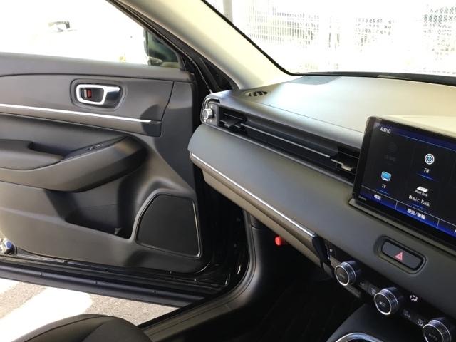 ヴェゼル ｅ：ＨＥＶＺ　クルコン　純正ナビ　フルセグ　ＥＴＣ　前後ドラレコ　シート＆ステアリングヒーター　衝突回避支援ブレーキ機能　スマキ　Ｐトランク　フルオートエアコン　Ｄレコ　エアバッグ　両席エアバック　Ｒカメ　ソナー（31枚目）