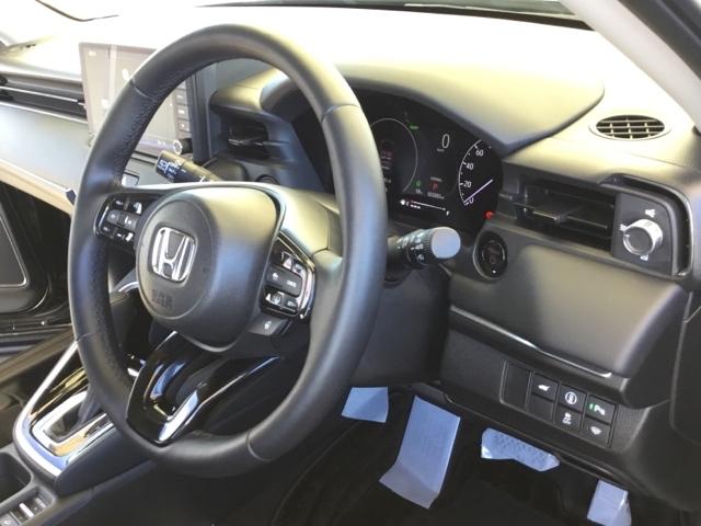 ヴェゼル ｅ：ＨＥＶＺ　クルコン　純正ナビ　フルセグ　ＥＴＣ　前後ドラレコ　シート＆ステアリングヒーター　衝突回避支援ブレーキ機能　スマキ　Ｐトランク　フルオートエアコン　Ｄレコ　エアバッグ　両席エアバック　Ｒカメ　ソナー（32枚目）