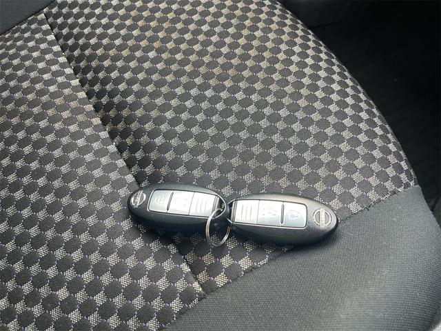 ノート ライダー ETC TV アルミホイール スマートキー アイドリングストップ 電動格納ミラー CVT 盗難防止システム 衝突安全ボディ ABS スーパーチャージャー エアコン パワーステアリング(10枚目)