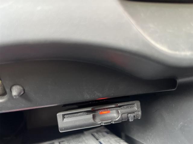 ノート ライダー ETC TV アルミホイール スマートキー アイドリングストップ 電動格納ミラー CVT 盗難防止システム 衝突安全ボディ ABS スーパーチャージャー エアコン パワーステアリング(13枚目)