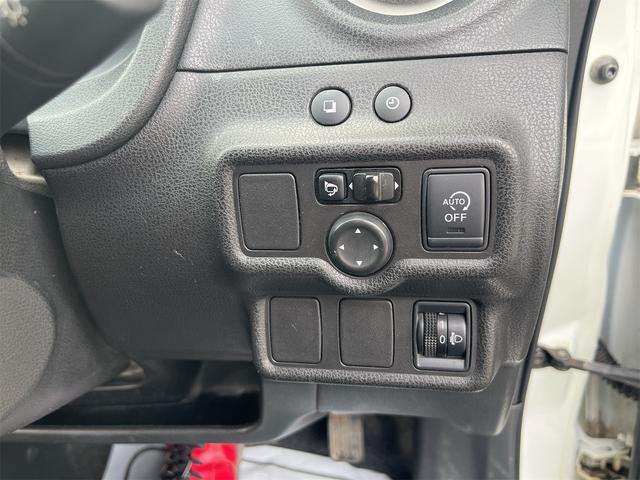 ノート ライダー ETC TV アルミホイール スマートキー アイドリングストップ 電動格納ミラー CVT 盗難防止システム 衝突安全ボディ ABS スーパーチャージャー エアコン パワーステアリング(17枚目)