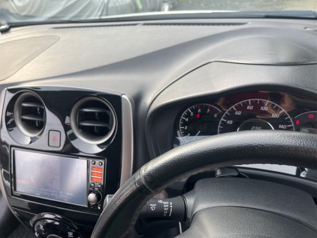 ノート ライダー ETC TV アルミホイール スマートキー アイドリングストップ 電動格納ミラー CVT 盗難防止システム 衝突安全ボディ ABS スーパーチャージャー エアコン パワーステアリング(27枚目)