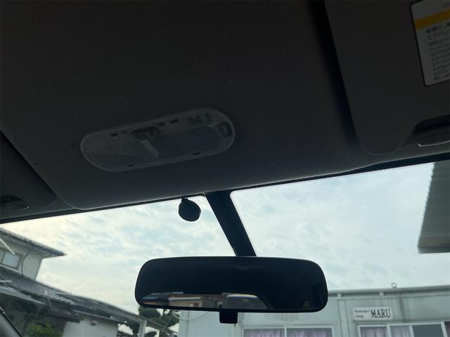 ノート ライダー ETC TV アルミホイール スマートキー アイドリングストップ 電動格納ミラー CVT 盗難防止システム 衝突安全ボディ ABS スーパーチャージャー エアコン パワーステアリング(33枚目)