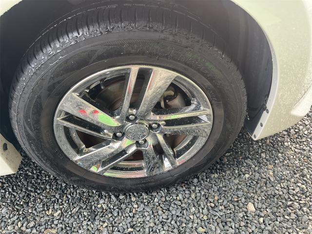 ノート ライダー ETC TV アルミホイール スマートキー アイドリングストップ 電動格納ミラー CVT 盗難防止システム 衝突安全ボディ ABS スーパーチャージャー エアコン パワーステアリング(34枚目)