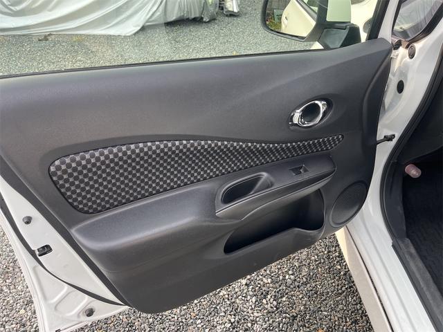 ノート ライダー ETC TV アルミホイール スマートキー アイドリングストップ 電動格納ミラー CVT 盗難防止システム 衝突安全ボディ ABS スーパーチャージャー エアコン パワーステアリング(39枚目)