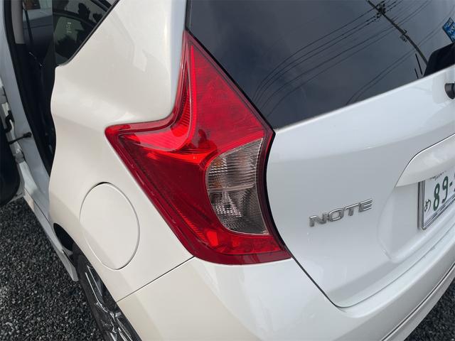 ノート ライダー ETC TV アルミホイール スマートキー アイドリングストップ 電動格納ミラー CVT 盗難防止システム 衝突安全ボディ ABS スーパーチャージャー エアコン パワーステアリング(42枚目)