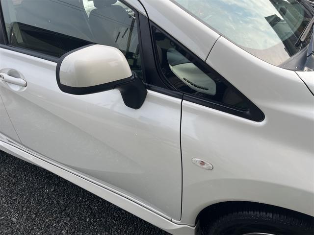 ノート ライダー ETC TV アルミホイール スマートキー アイドリングストップ 電動格納ミラー CVT 盗難防止システム 衝突安全ボディ ABS スーパーチャージャー エアコン パワーステアリング(45枚目)