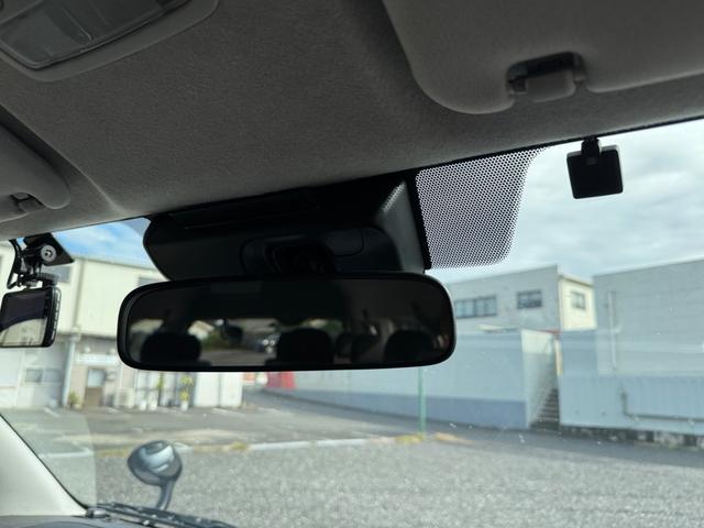 ハイエースワゴン グランドキャビン 4WD ドライブレコーダー ETC バックカメラ レーンアシスト 衝突被害軽減システム 電動スライドドア オートマチックハイビーム キーレスエントリー 電動格納ミラー AT 盗難防止システム(8枚目)