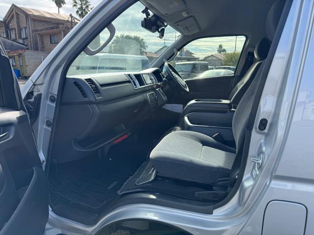 ハイエースワゴン グランドキャビン 4WD ドライブレコーダー ETC バックカメラ レーンアシスト 衝突被害軽減システム 電動スライドドア オートマチックハイビーム キーレスエントリー 電動格納ミラー AT 盗難防止システム(13枚目)