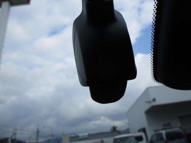 e:HEVリュクス ワンオーナー・Honda SENSING・Honda CONNECT Gathasナビ カメラ・LEDヘッドライト・コンフォートビューパッケージ・ロアスカート・ドライブレコーダー(19枚目)