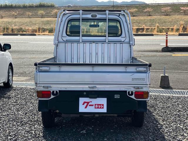 サンバートラック ＴＢ　４ＷＤ　軽トラック　５速マニュアル車　エアコン　パワーステアリング　最大積載量３５０ｋｇ　三方開　走行距離５７１００ｋｍ　ヘッドライトレベライザー（18枚目）