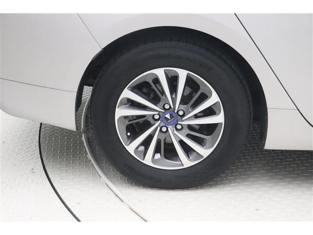 プリウス Ｓ　ＤＶＤ視聴可能　ＬＥＤヘット　地デジテレビ　盗難防止システム　スマキー　ＡＣ　ナビ＆ＴＶ　メディアプレイヤー接続　横滑り防止システム　ＨＤＤナビ　バックガイドモニター　ＥＴＣ車載器　アルミホイール（9枚目）