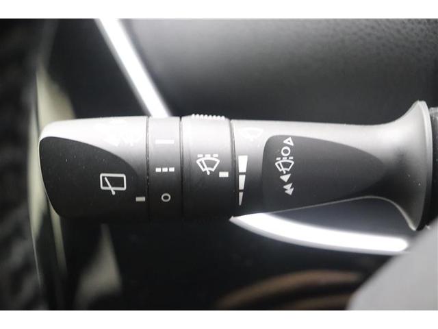 プリウス Ｓ　ＤＶＤ視聴可能　ＬＥＤヘット　地デジテレビ　盗難防止システム　スマキー　ＡＣ　ナビ＆ＴＶ　メディアプレイヤー接続　横滑り防止システム　ＨＤＤナビ　バックガイドモニター　ＥＴＣ車載器　アルミホイール（16枚目）