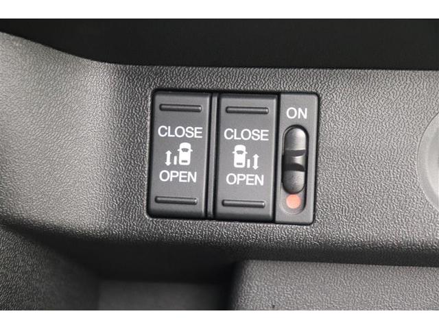 ステップワゴンスパーダ スパーダ ホンダセンシング AW 盗難防止 助手席エアバッグ ワンオーナ- Wパワスラ メモリナビ 記録簿有 リアオートエアコン 地デジ LEDライト 横滑り防止システム オートエアコン リアカメラ ナビ&TV 三列シート(16枚目)