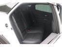 後部座席も足元スペースはしっかり確保されていて、ゆとりの広さです♪