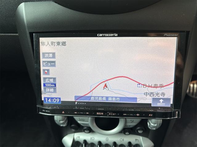 ＭＩＮＩ クーパーＳ　バックカメラ　ナビ　アルミホイール　ＨＩＤ　スマートキー　ＡＴ　盗難防止システム　ＡＢＳ　ＣＤ　エアコン　パワーステアリング　パワーウィンドウ（8枚目）