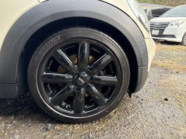 ＭＩＮＩ クーパーＳ　バックカメラ　ナビ　アルミホイール　ＨＩＤ　スマートキー　ＡＴ　盗難防止システム　ＡＢＳ　ＣＤ　エアコン　パワーステアリング　パワーウィンドウ（18枚目）