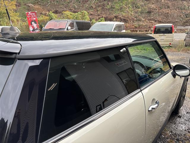 ＭＩＮＩ クーパーＳ　バックカメラ　ナビ　アルミホイール　ＨＩＤ　スマートキー　ＡＴ　盗難防止システム　ＡＢＳ　ＣＤ　エアコン　パワーステアリング　パワーウィンドウ（19枚目）