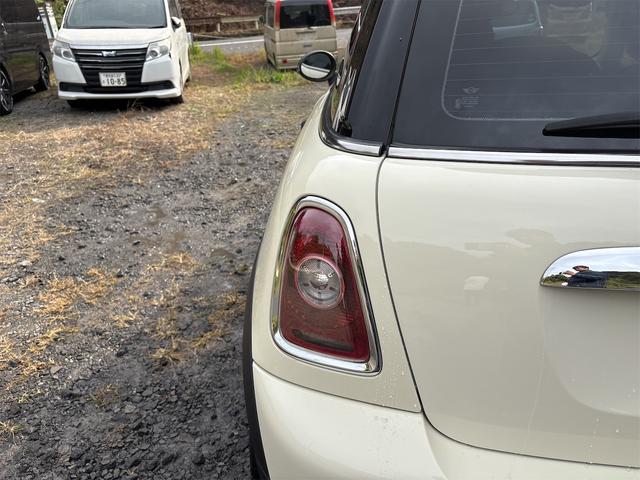 ＭＩＮＩ クーパーＳ　バックカメラ　ナビ　アルミホイール　ＨＩＤ　スマートキー　ＡＴ　盗難防止システム　ＡＢＳ　ＣＤ　エアコン　パワーステアリング　パワーウィンドウ（20枚目）
