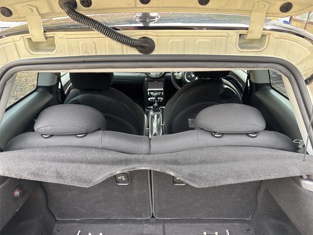 ＭＩＮＩ クーパーＳ　バックカメラ　ナビ　アルミホイール　ＨＩＤ　スマートキー　ＡＴ　盗難防止システム　ＡＢＳ　ＣＤ　エアコン　パワーステアリング　パワーウィンドウ（24枚目）