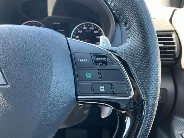 エクリプスクロス ブラックエディション 衝突被害軽減 ソナー 地デジ アラウンドビュー シートヒーター 4WD クルーズコントロール 寒冷地仕様 バックカメラ メモリーナビ アイドリングストップ スマートキー 横滑り防止 電動シート(11枚目)