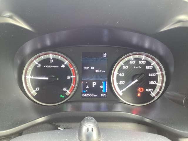 デリカD:5 P Bモニター 地デジ LEDヘッドランプ ナビTV シートヒーター ETC 4WD 電動シ-ト 寒冷地仕様 メモリナビ ABS 3列 オートエアコン ASC 盗難防止装置 パワーウインドウ エアバッグ(6枚目)