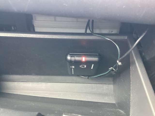 デリカD:5 P Bモニター 地デジ LEDヘッドランプ ナビTV シートヒーター ETC 4WD 電動シ-ト 寒冷地仕様 メモリナビ ABS 3列 オートエアコン ASC 盗難防止装置 パワーウインドウ エアバッグ(11枚目)