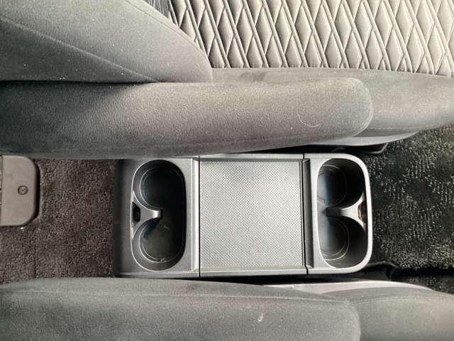 デリカD:5 P Bモニター 地デジ LEDヘッドランプ ナビTV シートヒーター ETC 4WD 電動シ-ト 寒冷地仕様 メモリナビ ABS 3列 オートエアコン ASC 盗難防止装置 パワーウインドウ エアバッグ(14枚目)