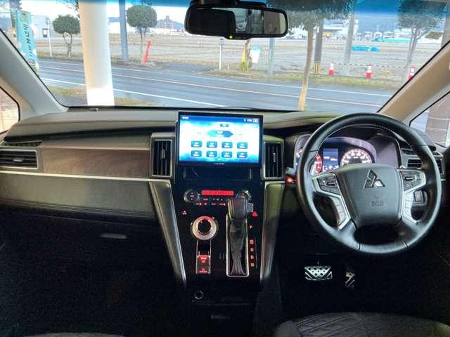 デリカＤ：５ Ｐ　Ｂモニター　地デジ　ＬＥＤヘッドランプ　シートヒーター　ＴＶ　ＥＴＣ　４ＷＤ　電動シ－ト　寒冷地仕様　ＡＢＳ　３列　オートエアコン　ＡＳＣ　盗難防止装置　パワーウインドウ　エアバッグ　助手席エアバッグ（3枚目）
