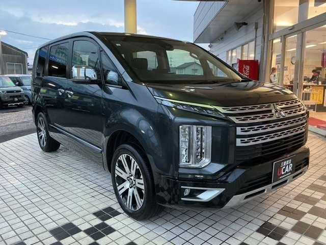 デリカＤ：５ Ｐ　Ｂモニター　地デジ　ＬＥＤヘッドランプ　シートヒーター　ＴＶ　ＥＴＣ　４ＷＤ　電動シ－ト　寒冷地仕様　ＡＢＳ　３列　オートエアコン　ＡＳＣ　盗難防止装置　パワーウインドウ　エアバッグ　助手席エアバッグ（6枚目）