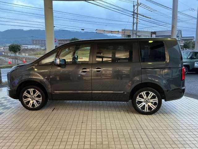 デリカＤ：５ Ｐ　Ｂモニター　地デジ　ＬＥＤヘッドランプ　シートヒーター　ＴＶ　ＥＴＣ　４ＷＤ　電動シ－ト　寒冷地仕様　ＡＢＳ　３列　オートエアコン　ＡＳＣ　盗難防止装置　パワーウインドウ　エアバッグ　助手席エアバッグ（7枚目）