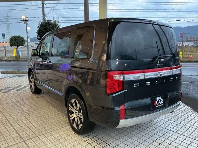 デリカＤ：５ Ｐ　Ｂモニター　地デジ　ＬＥＤヘッドランプ　シートヒーター　ＴＶ　ＥＴＣ　４ＷＤ　電動シ－ト　寒冷地仕様　ＡＢＳ　３列　オートエアコン　ＡＳＣ　盗難防止装置　パワーウインドウ　エアバッグ　助手席エアバッグ（9枚目）