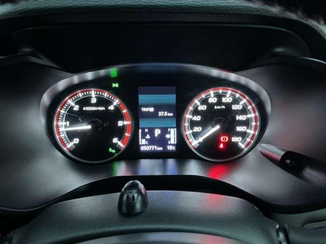 デリカＤ：５ Ｐ　Ｂモニター　地デジ　ＬＥＤヘッドランプ　シートヒーター　ＴＶ　ＥＴＣ　４ＷＤ　電動シ－ト　寒冷地仕様　ＡＢＳ　３列　オートエアコン　ＡＳＣ　盗難防止装置　パワーウインドウ　エアバッグ　助手席エアバッグ（11枚目）