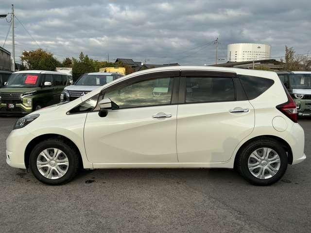 ノート X レーダーブレーキサポート ETC搭載 カーナビ スマトキー セキュリティーアラーム キーレス 運転席助手席エアバッグ 横滑防止 エアコン パワーウィンドウ パワーステアリング ABS メモリーナビ(9枚目)