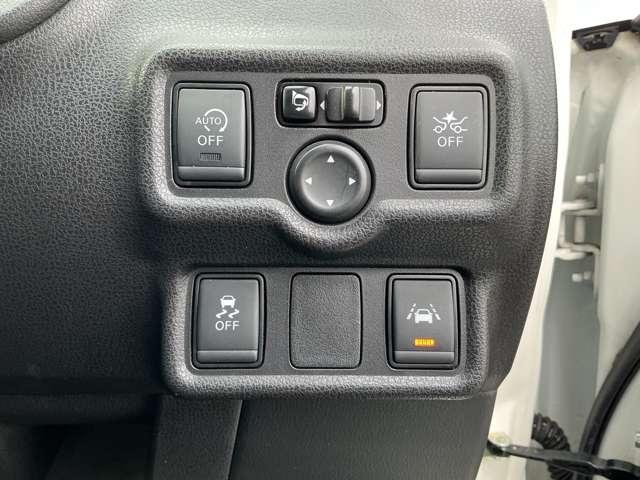 ノート X レーダーブレーキサポート ETC搭載 カーナビ スマトキー セキュリティーアラーム キーレス 運転席助手席エアバッグ 横滑防止 エアコン パワーウィンドウ パワーステアリング ABS メモリーナビ(16枚目)