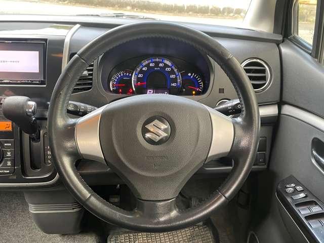 ワゴンＲスティングレー Ｘ　バックカメラ　ナビ　ＴＶ　ＨＩＤ　スマートキー　電動格納ミラー　ベンチシート　ＣＶＴ　ＡＢＳ　ＣＤ　ＤＶＤ再生　ＵＳＢ　アルミホイール　衝突安全ボディ　エアコン　パワーステアリング　パワーウィンドウ（2枚目）