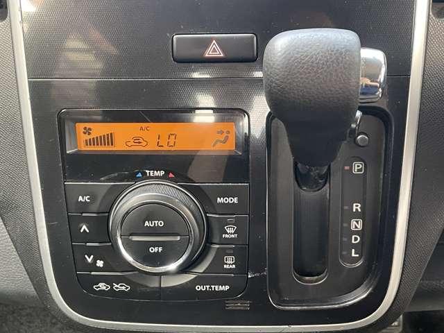 ワゴンＲスティングレー Ｘ　バックカメラ　ナビ　ＴＶ　ＨＩＤ　スマートキー　電動格納ミラー　ベンチシート　ＣＶＴ　ＡＢＳ　ＣＤ　ＤＶＤ再生　ＵＳＢ　アルミホイール　衝突安全ボディ　エアコン　パワーステアリング　パワーウィンドウ（6枚目）