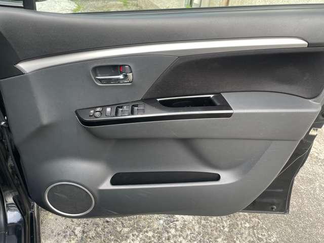 ワゴンＲスティングレー Ｘ　バックカメラ　ナビ　ＴＶ　ＨＩＤ　スマートキー　電動格納ミラー　ベンチシート　ＣＶＴ　ＡＢＳ　ＣＤ　ＤＶＤ再生　ＵＳＢ　アルミホイール　衝突安全ボディ　エアコン　パワーステアリング　パワーウィンドウ（8枚目）