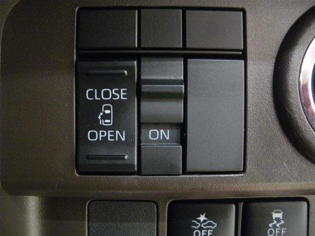 片側パワースライドドアで乗り降りスムーズ！　車間距離の近い駐車場のように狭い場所でも容易に開閉することができます。　力の弱い女性やお子様でも開閉ラクラクです♪