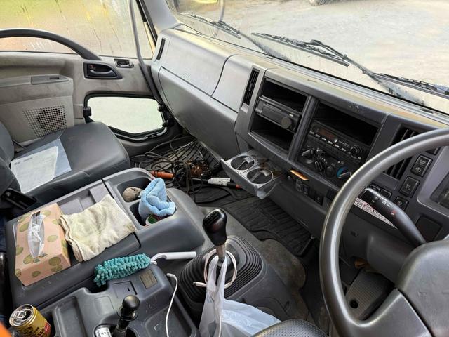 フォワード  トラック MT アイドリングストップ 電動格納ミラー エアコン 運転席エアバッグ(2枚目)