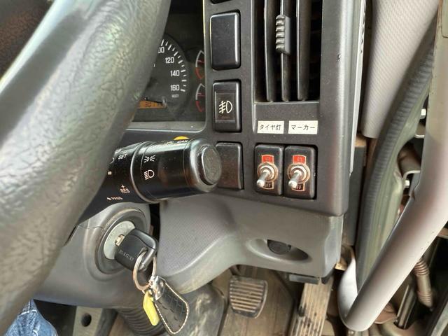 フォワード  トラック MT アイドリングストップ 電動格納ミラー エアコン 運転席エアバッグ(5枚目)