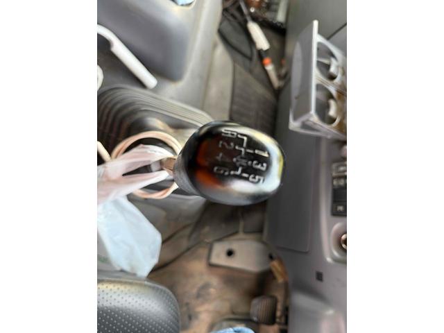 フォワード  トラック MT アイドリングストップ 電動格納ミラー エアコン 運転席エアバッグ(6枚目)