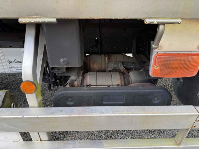 フォワード  トラック MT アイドリングストップ 電動格納ミラー エアコン 運転席エアバッグ(16枚目)