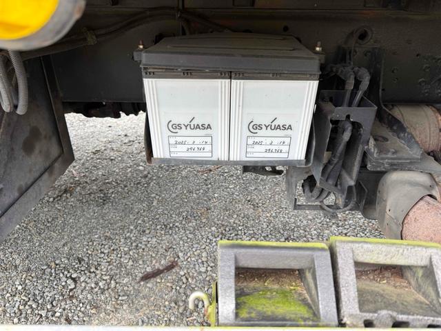 フォワード  トラック MT アイドリングストップ 電動格納ミラー エアコン 運転席エアバッグ(17枚目)