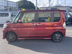 タントには、後部座席にスクリーンを搭載していて、とても助かります！ 5