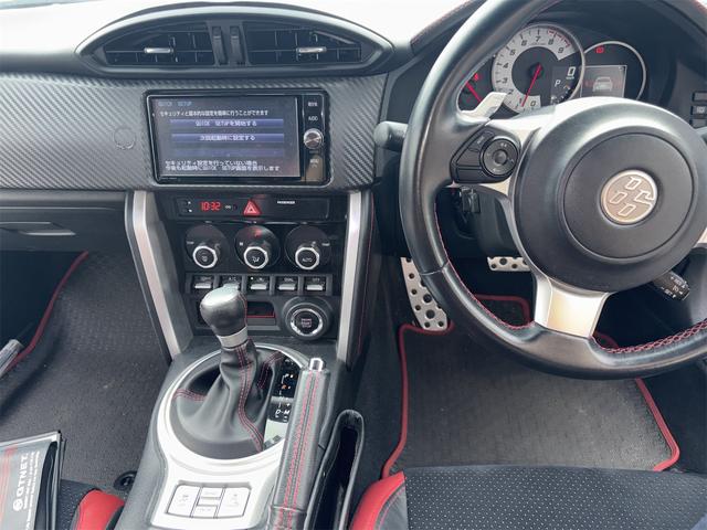 ８６ ＧＴ　ドライブレコーダー　ＥＴＣ　バックカメラ　ナビ　オートクルーズコントロール　ＡＴ　オートライト　ＬＥＤヘッドランプ　スマートキー　電動格納ミラー　アルミホイール　盗難防止システム　衝突安全ボディ（2枚目）