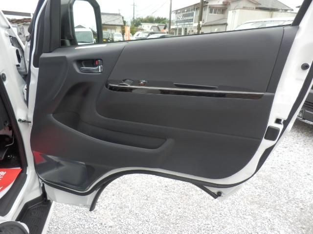 ハイエースバン スーパーGL ダークプライムII ディーゼルターボ 登録済未使用車 パノラミックビューモニター 両側スライドドア イージークローザー リアエアコン リアヒーター AC100V電源(20枚目)