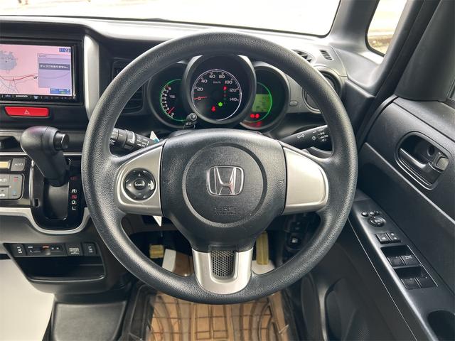 自ら操るハンドル!ドライバーの生命線です。お客様の目で実際にご確認ください。