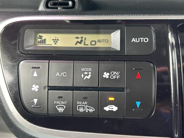 手の届きやすいところで簡単操作ができる空調付き!オールシーズンお好みの温度調節ができます。