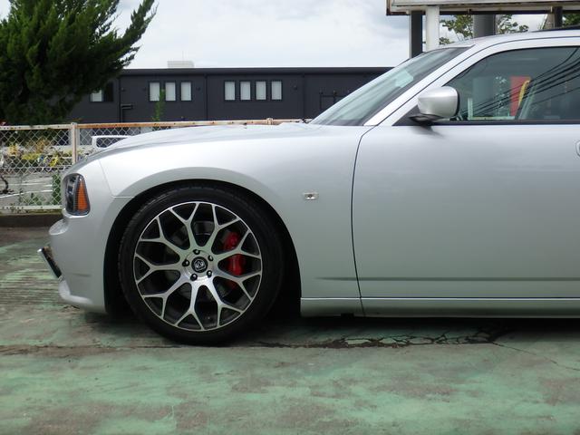 SRT8 ディーラー車 後期モデル HEMIエンジン(16枚目)